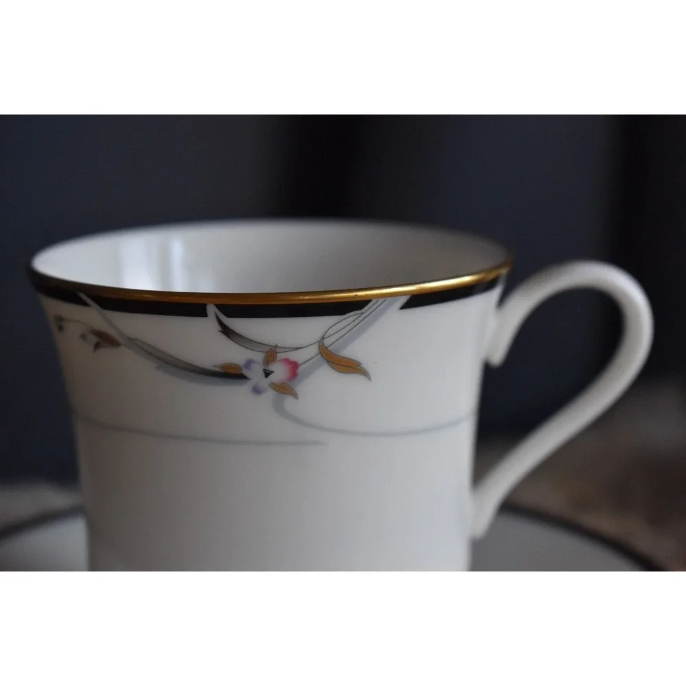 Gorham iris Manhattan footed‎ teacup + saucer black 24k Gold | elegant 90s